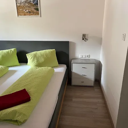Apartmán Steiner, 6143 Matrei Am Brenner!!check-in Between 15 - 21 O'clock!! No Breakfast